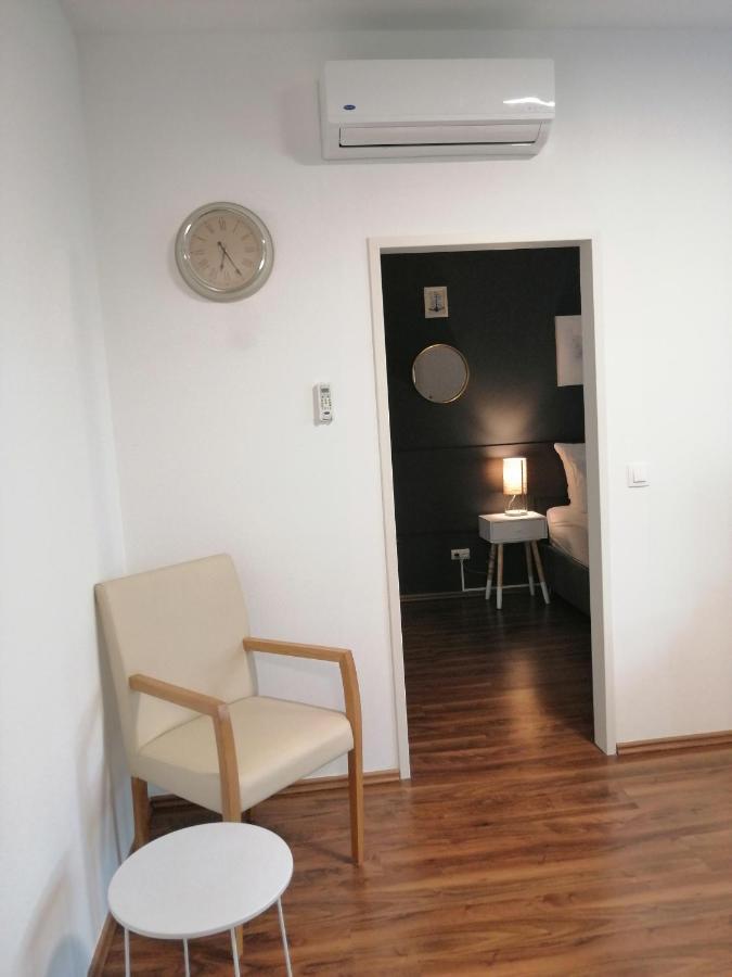 Simtown Suite Apartments เวียนนา ภายนอก รูปภาพ
